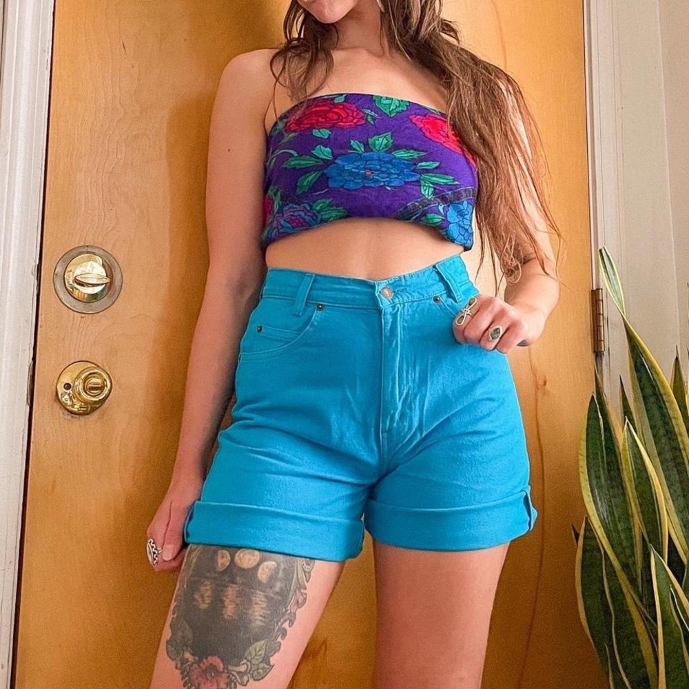 Vintage Deadstock Orange Tab Highwaisted Levi Shorts - Picture 2 of 4